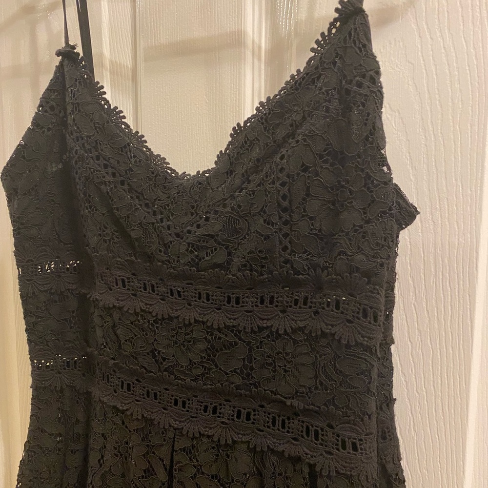 ✨ HOST PICK ✨ NSR Sleeveless Lace Midi Dress Black - S - NWT - peekaboo midriff - Picture 9 of 14